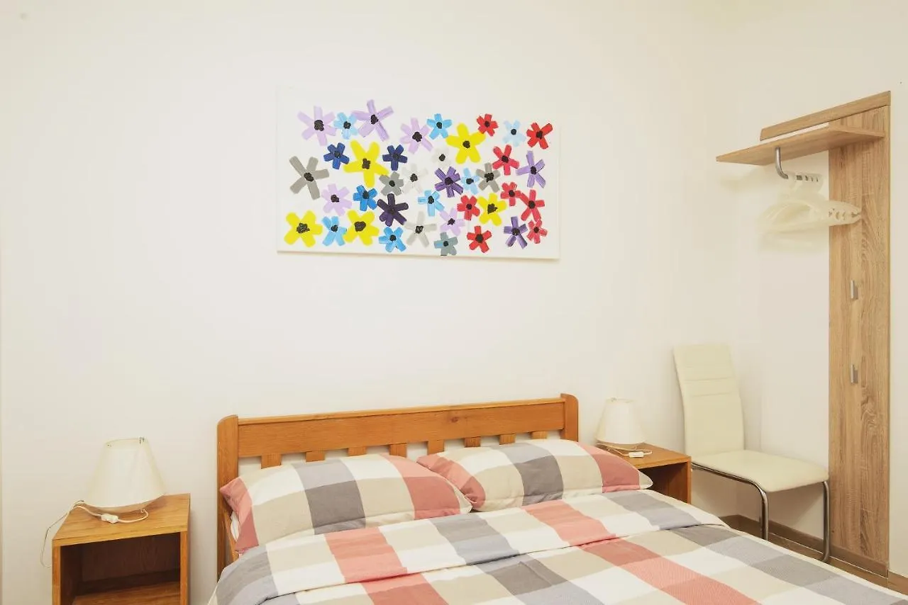 Villa Bua - Beautiful Seafront Apartments Trogir