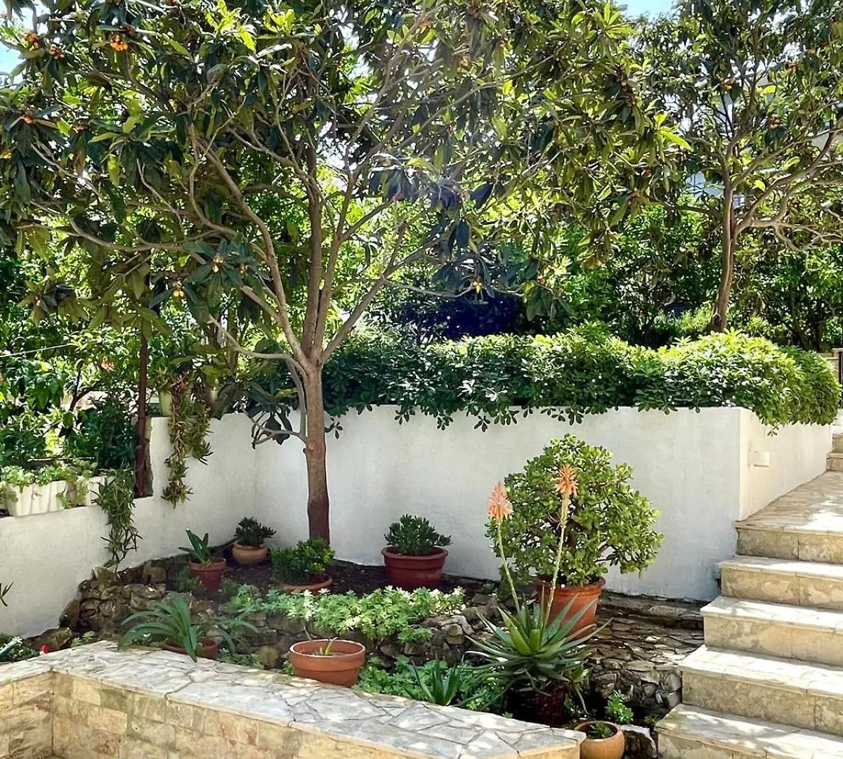 Villa Bua - Beautiful Seafront Apartments Trogir