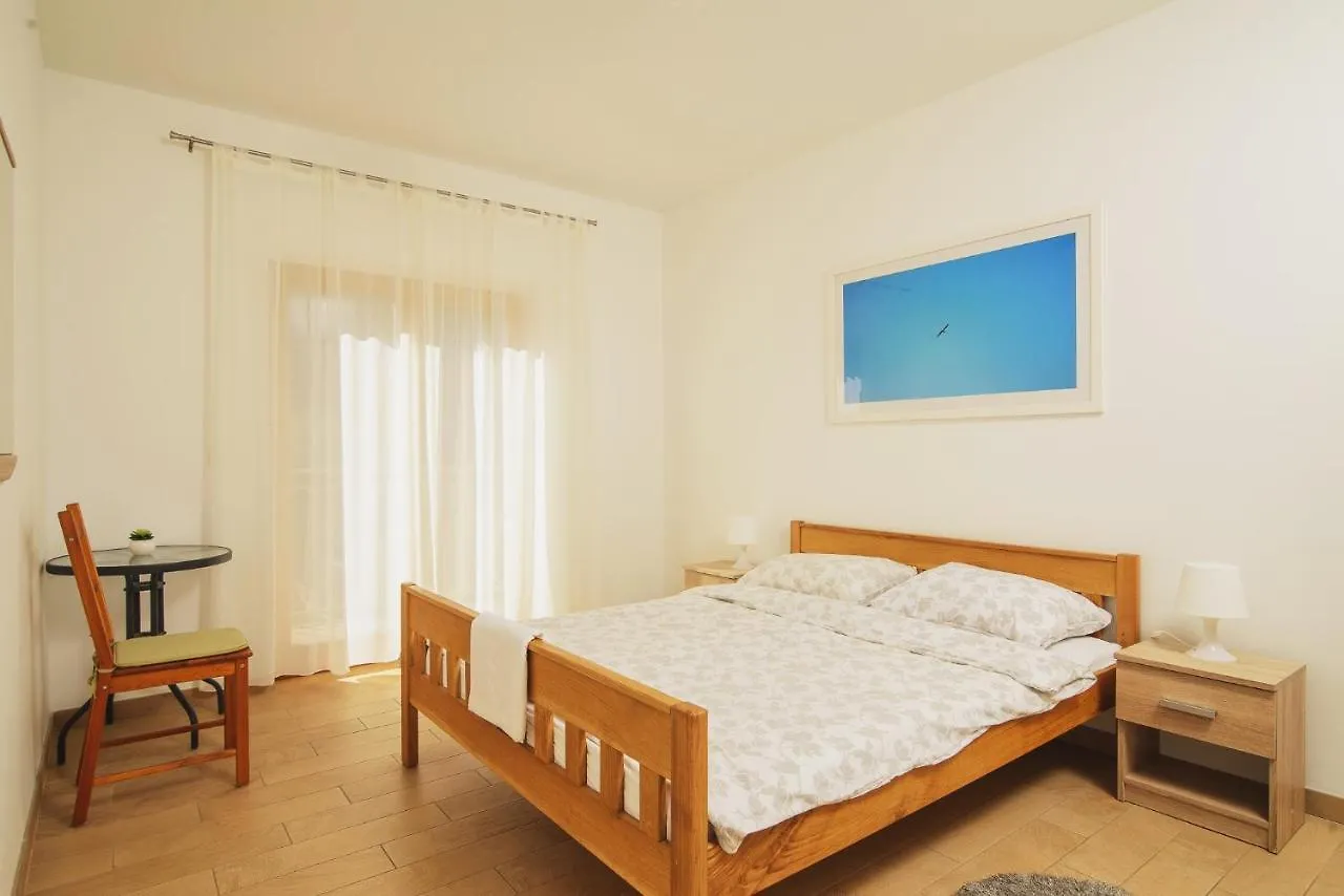 Villa Bua - Beautiful Seafront Apartments Trogir 0*,